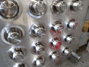 large plastic injection molds 16-cavity hot runner cap